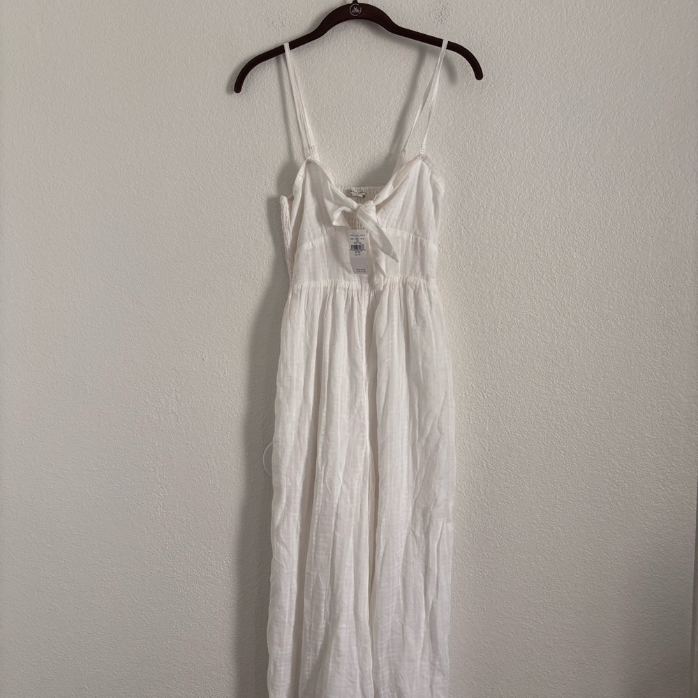 NWT American Eagle Women's Size XS White Sleeveless Jumpsuit